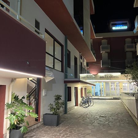 Hotel Admiral Белариа-Игеа Марина Екстериор снимка
