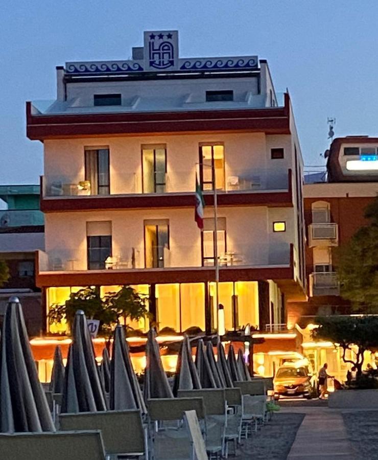 Hotel Admiral Белариа-Игеа Марина Екстериор снимка