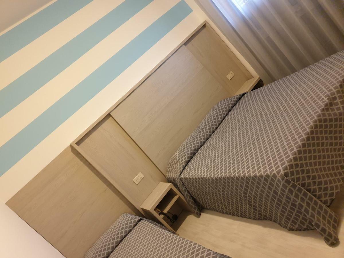 Hotel Admiral Белариа-Игеа Марина Екстериор снимка