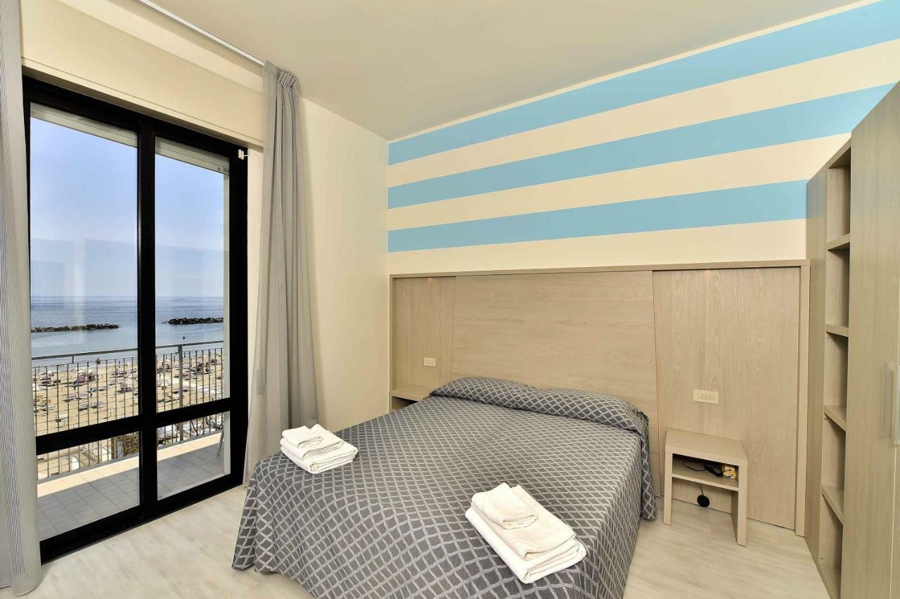 Hotel Admiral Белариа-Игеа Марина Екстериор снимка